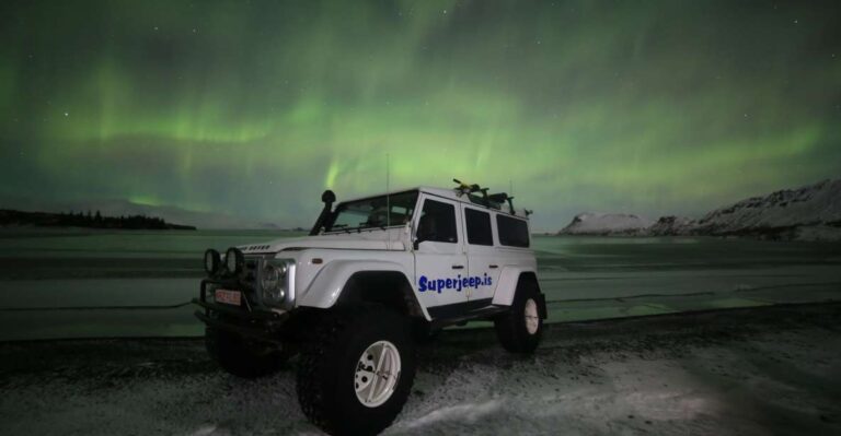 Reykjavik: Northern Lights Experience by Superjeep