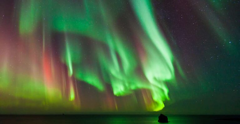 Reykjavik: Premium Northern Lights Tour With Free Photos