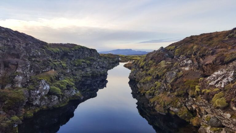 Reykjavik: Silfra Snorkel Tour & Fly Over Iceland VR Ticket