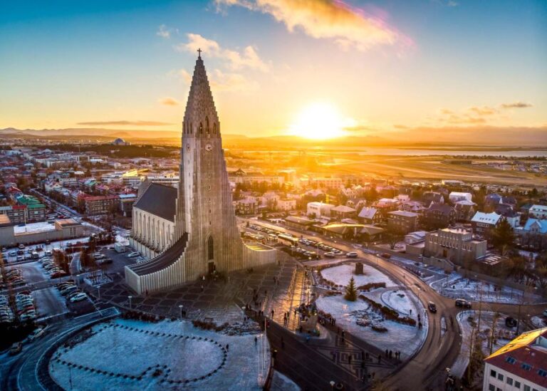 Reykjavik: The Icelandic Woman Private Walking Tour