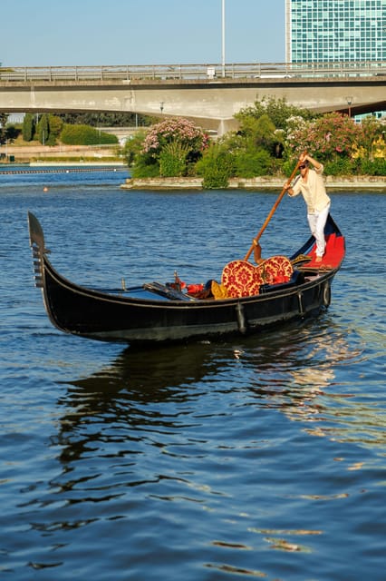 Roma: the One and Only Roma Gondola Tours on the Lake! - Tour Overview