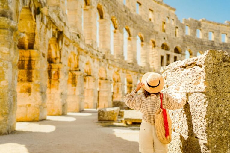 Rome: Exclusive Colosseum Underground and Arena Guided Tour