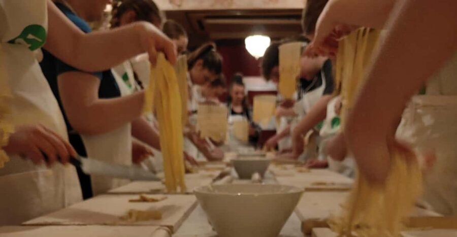 Rome: Fettucine and Tiramisu Class Near the Spanish Steps
