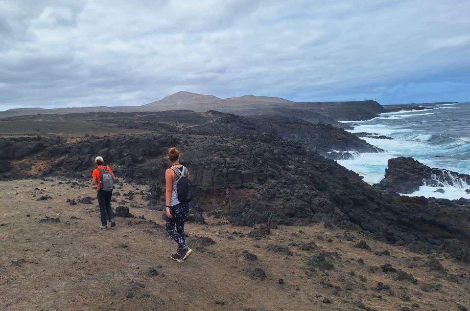 Route Guided on the Volcanic Coast of Lanzarote. - Pricing and Reservation