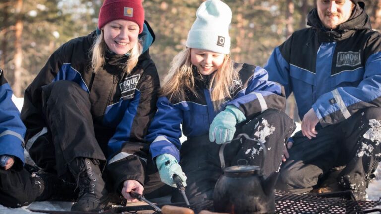 Rovaniemi: Family Snowmobile Safari