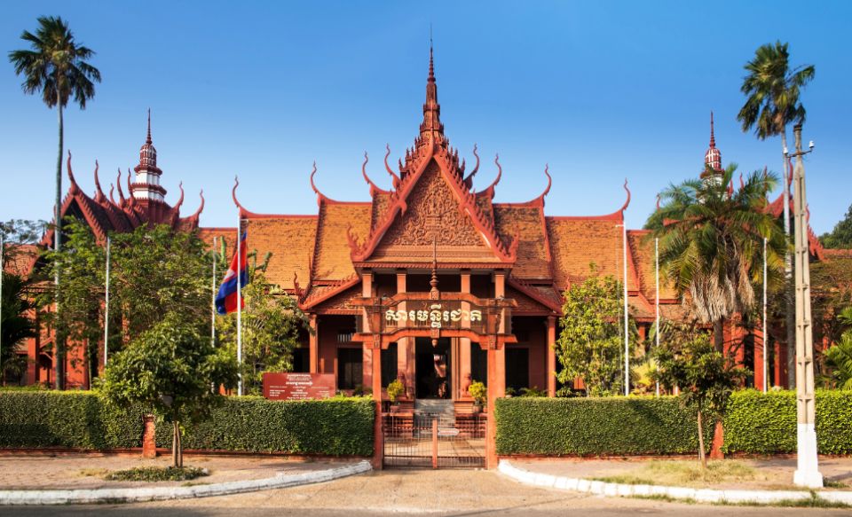 Royal Palace, National Museum & Wat Phnom With Private Tour - Tour Overview