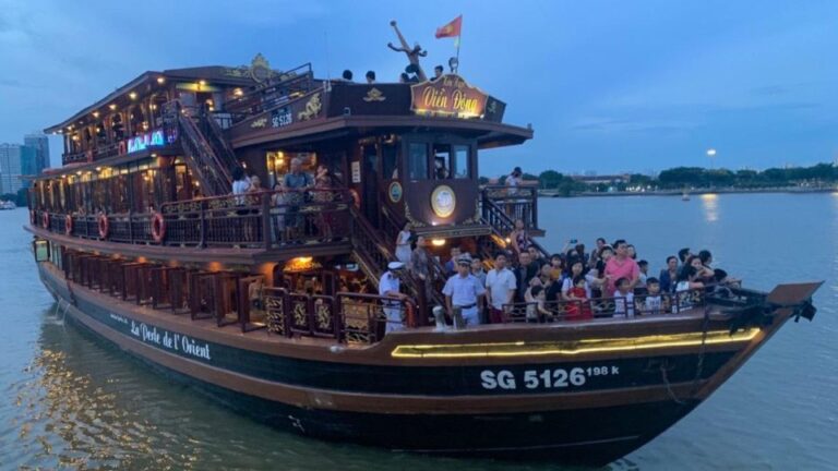 Saigon River Dinner on Cruise With Buffet and Live Music