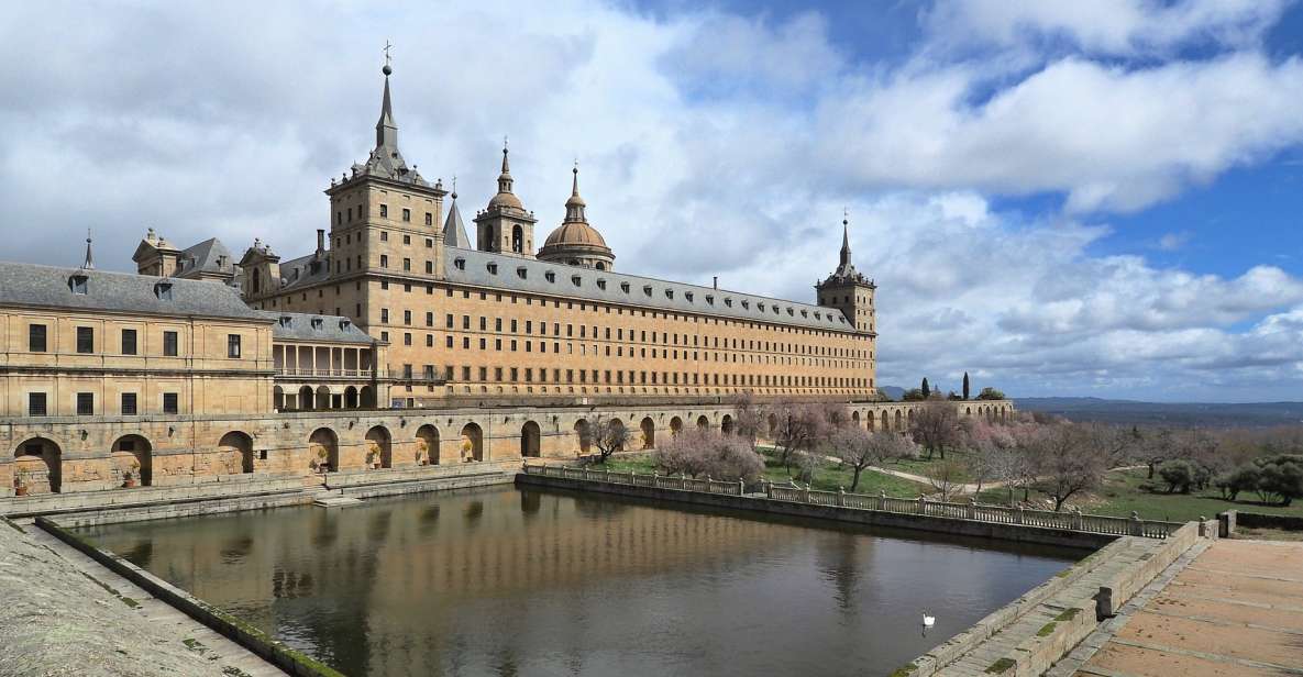 San Lorenzo De El Escorial: Monastery and Site Guided Tour - Tour Overview