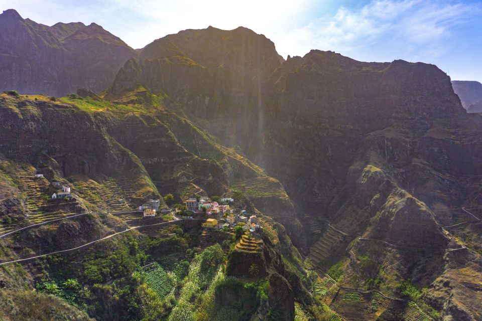 Santo Antão: Ponta Do Sol & Fontainhas Guided Trip With Hike - Tour Highlights and Experience