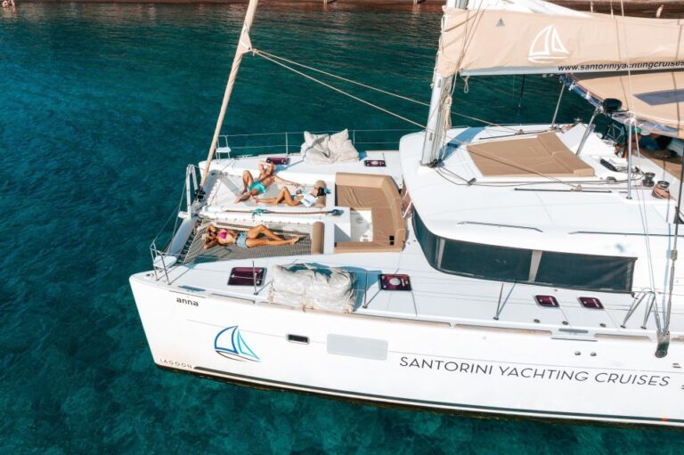 Santorini Catamaran Day Cruise: Lunch, Drinks and Transfers