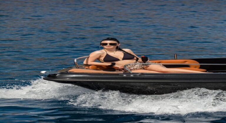 Santorini: License Free Luxury Boat