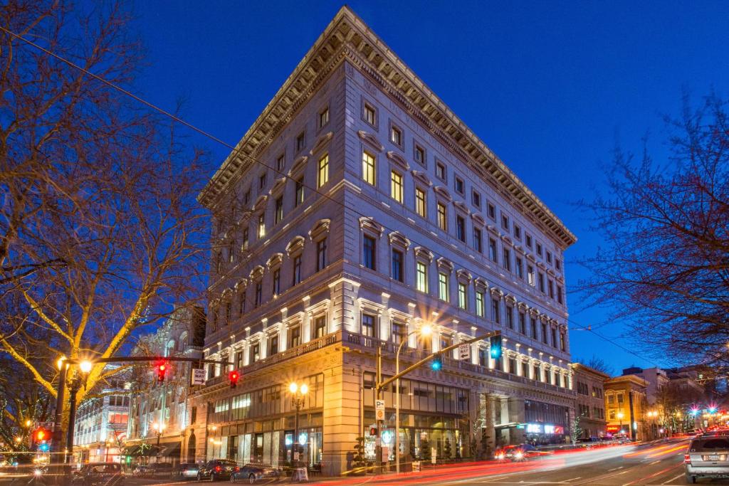Sentinel Hotel Review