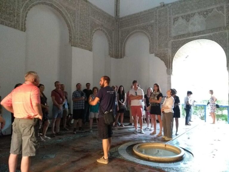 Seville: Alcázar Fast-Track Access With Guided Tour