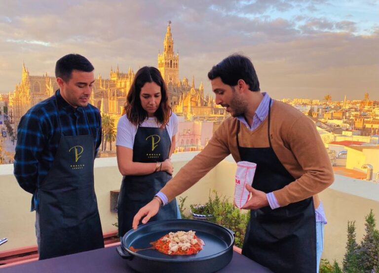 Seville: Highlights Rooftop Tour & Paella Cooking Class