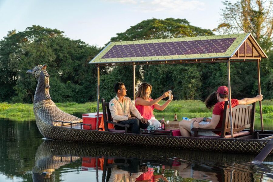 Siem Reap: Angkor Twilight & Boat Vespa Adventure