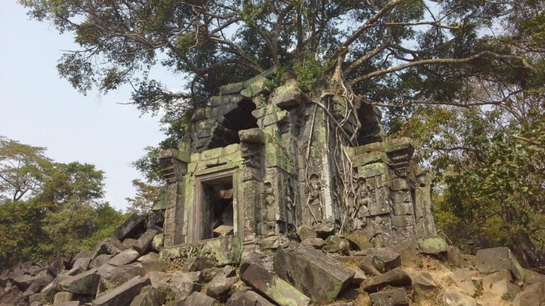 Siem Reap: Banteay Srey and Beng Mealea Full-Day Tour