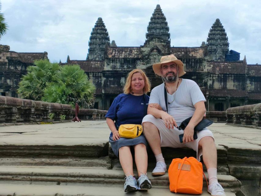 Siem Reap: One Way Transfer From Airport & Temples Tour - Overview of the Tour