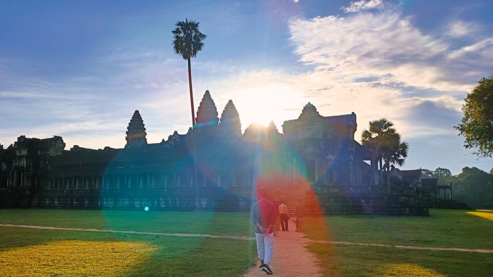 Siem Reap : Premium Angkor Wat Tour - Tour Overview and Pricing