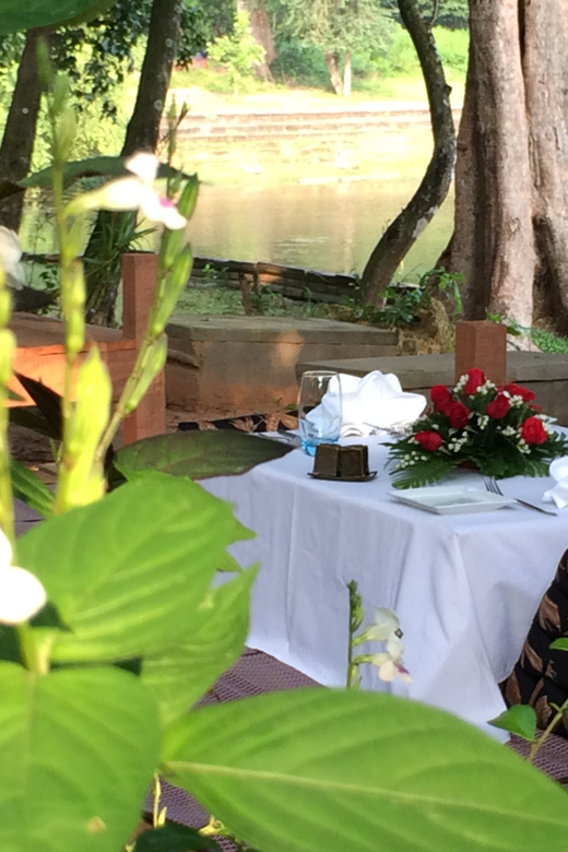 Siem Reap: Sunrise at Angkor Wat and Champagne Breakfast - Tour Overview