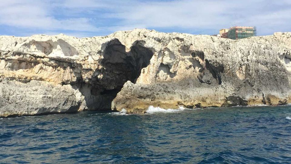 Siracusa: Ortygia Island Boat Tour With Grotto Visit - Overview of the Boat Tour