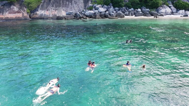 Snorkeling Cham Island: Snorkeling Tour by Speed Boat