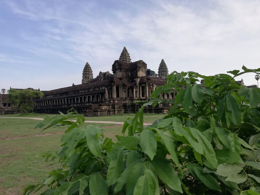 Sunrise at Angkor Wat With Small Group Tour - Tour Overview and Pricing