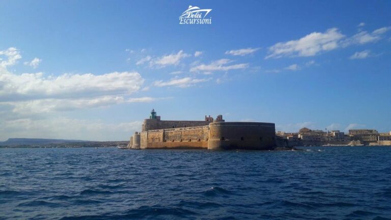 Syracuse: Ortigia Island and Sea Caves Boat Tour