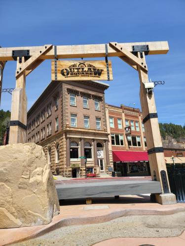 The Bank Hotel Deadwood - Hotel Overview and Location