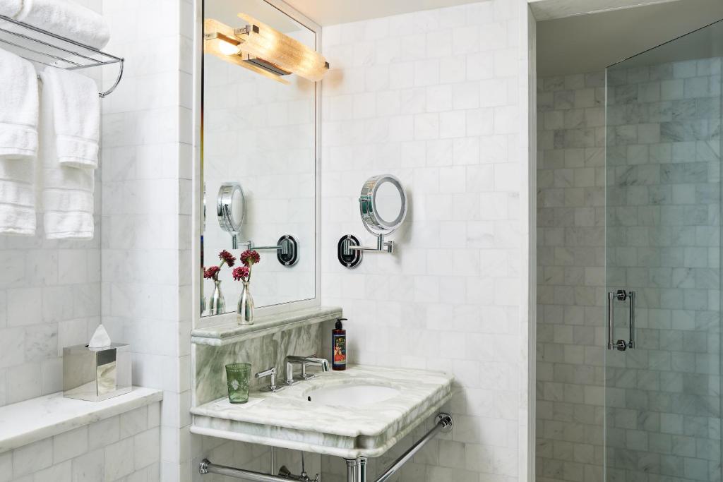 The Fifth Avenue Hotel Review