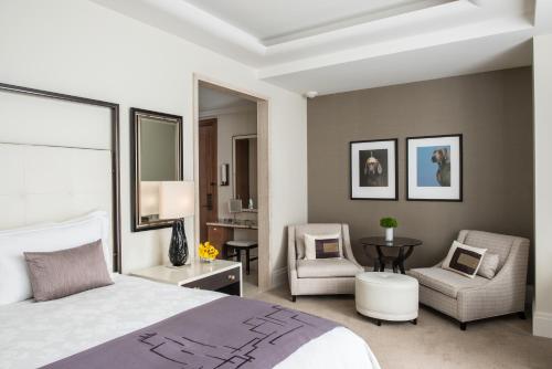 The Langham Chicago - Hotel Overview and Location