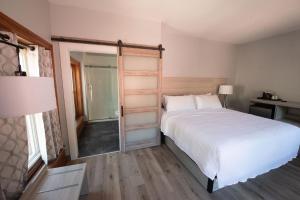 The Y On Broadway - Hotel Overview