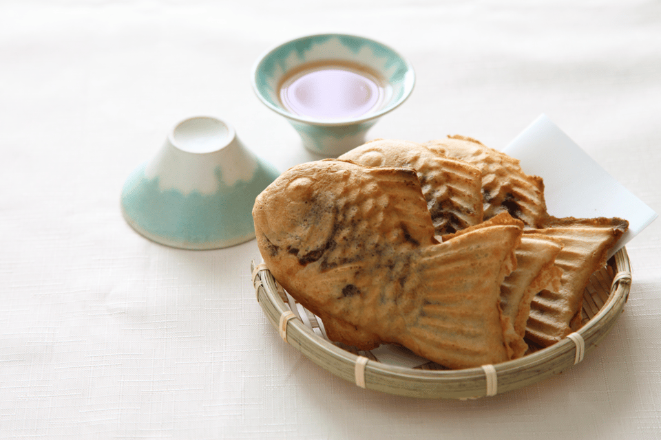 Tokyo Shinjuku: Taiyaki Cooking Class - Experience Highlights