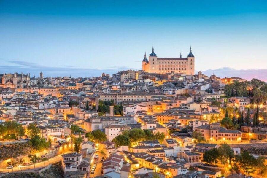 Toledo: Private Tour With an Official Guide