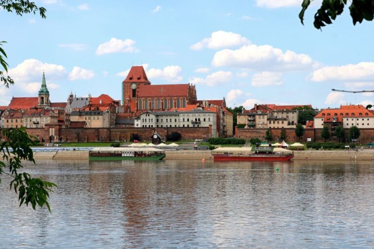 Torun Old Town Highlights Private Walking Tour