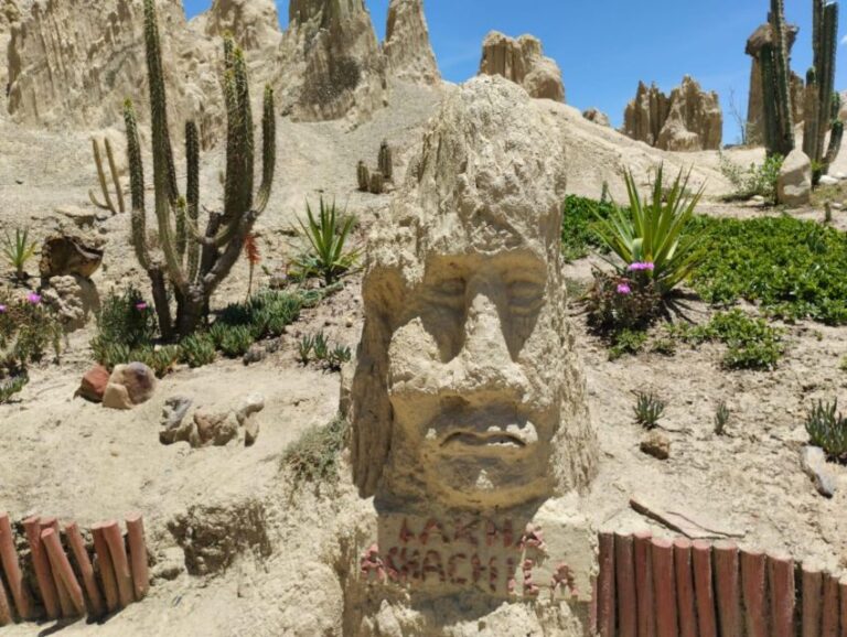 Tour Moon Valley and Rich Areas La Paz City