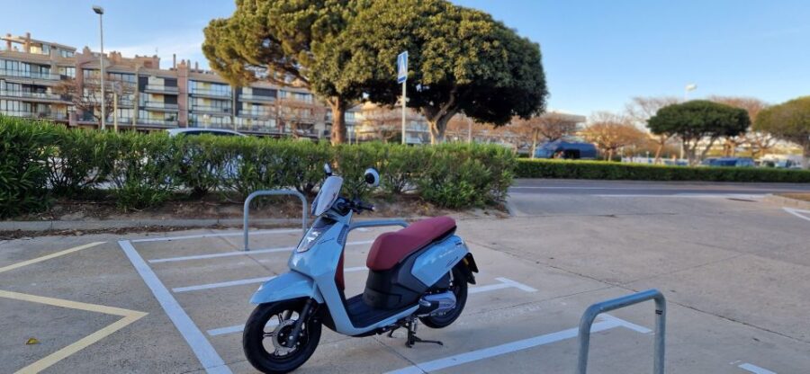Tour Scooter 125 Guided Cambrils to Red Hills 2h With Pickup
