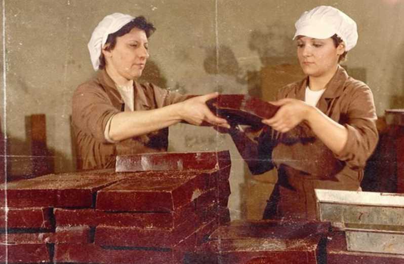 Turin Chocolate Factory Tour & Tasting: From 1915 - Highlights of the Tour
