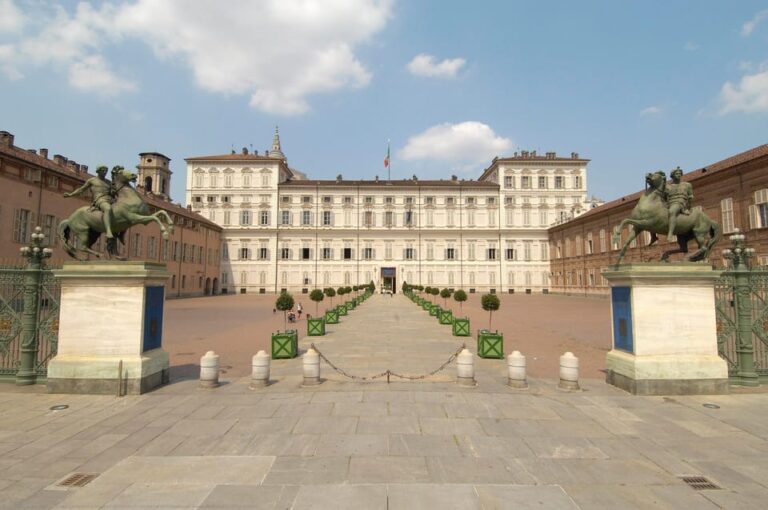 Turin: Entrance Ticket for Palazzo Reale & Audioguide