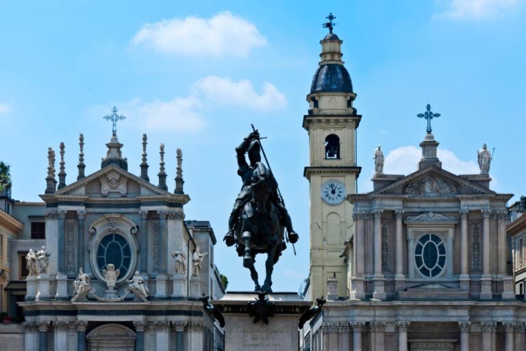 Turin: First Discovery Walk and Reading Walking Tour