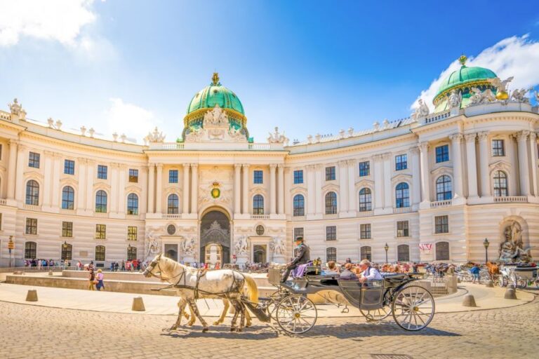 Unforgettable Family Walking Tour in Vienna