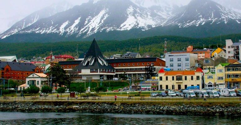 Ushuaia: Double-Decker Sightseeing Tour