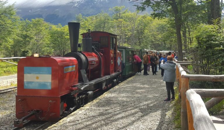 Ushuaia: Private Tour Tierra Del Fuego National Park