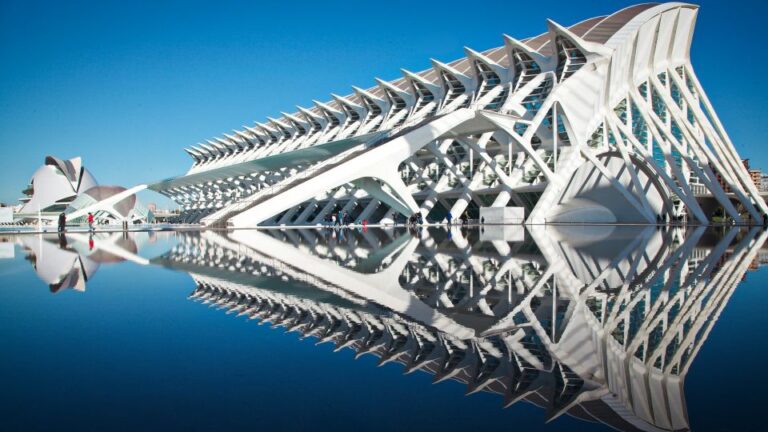 Valencia: Private Half-Day Tour by Car