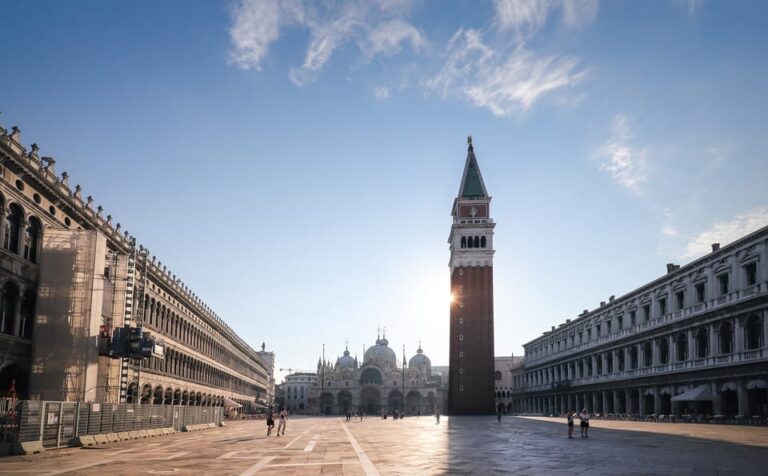 Venice: St Marks Basilica, Walk, Doge Palace & Grand Canal