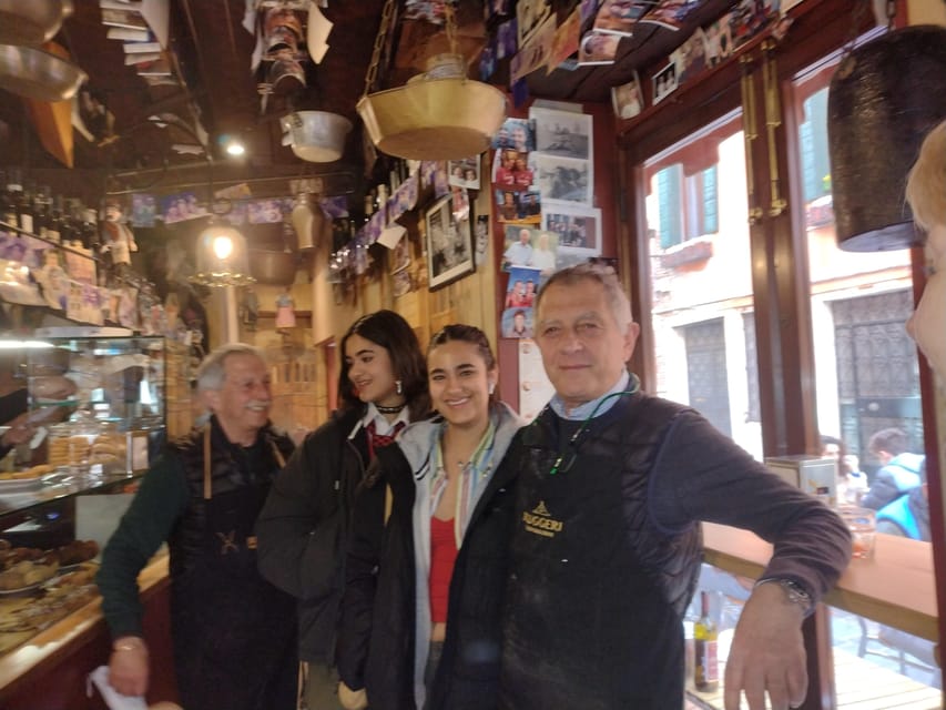 Venice: Sunset Walking Tour With Food and Wine Tastings