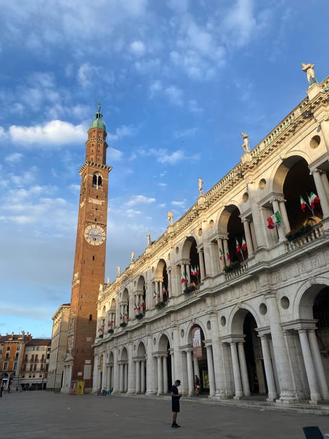 Vicenza: a Guided Walking Tour. Highlights & Hidden Gems - Explore Palazzo Da Schio and Cadoro