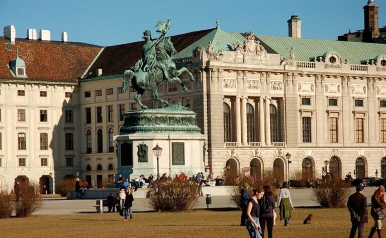 Vienna and Skip-the-Line Schönbrunn Palace Private Tour