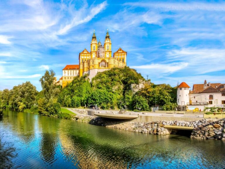 Vienna: Melk Abbey and Schonbrunn Palace Private Guided Tour