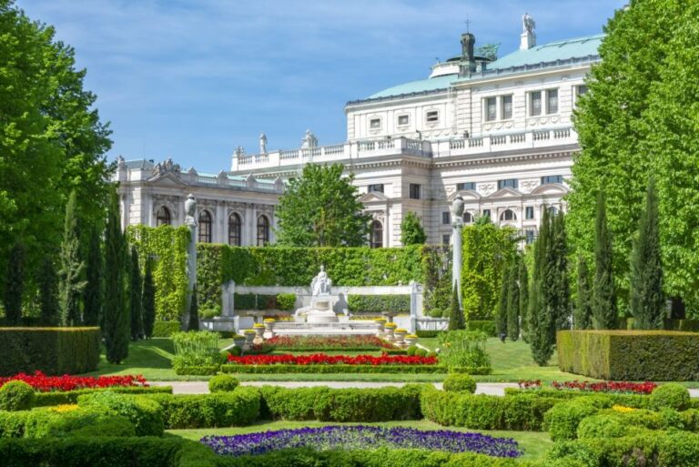 Vienna: Old Town Highlights Private Walking Tour