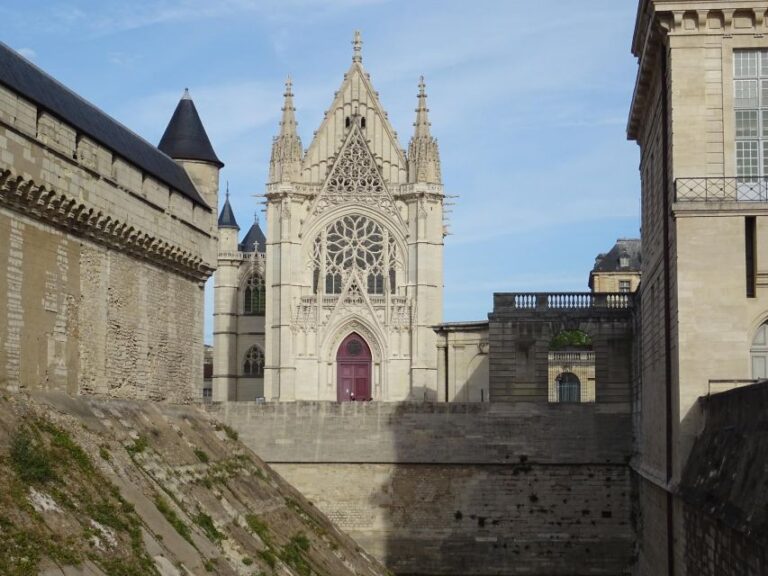 Vincennes Castle: Private Guided Tour With Entry Ticket